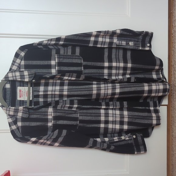 Women's Size Medium Mossimo Supply Co. Flannel - Picture 1 of 5